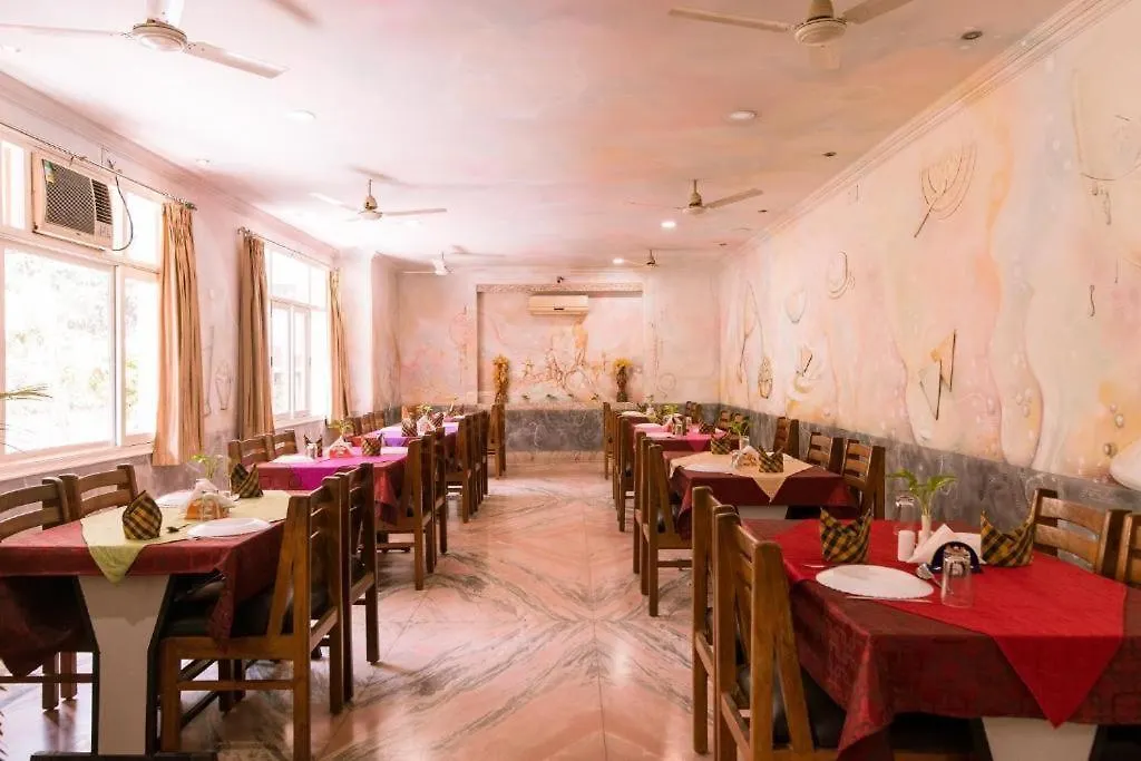 *** Hotel Mahaveer Palace Varanasi India